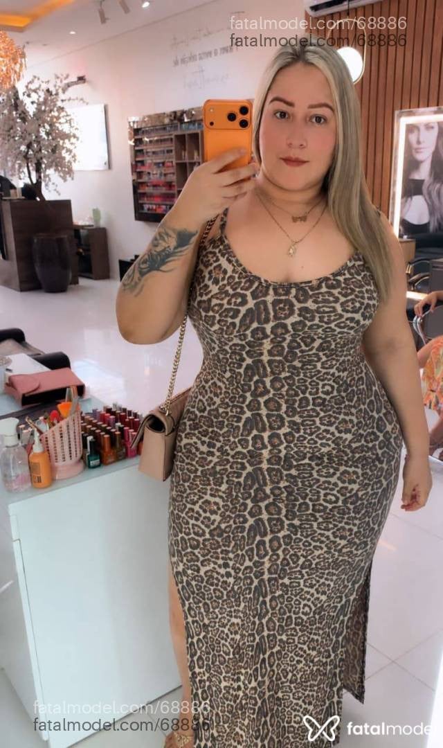 Acompanhante mulher loira (o) de olhos castanhos - Yasmin Pacheco