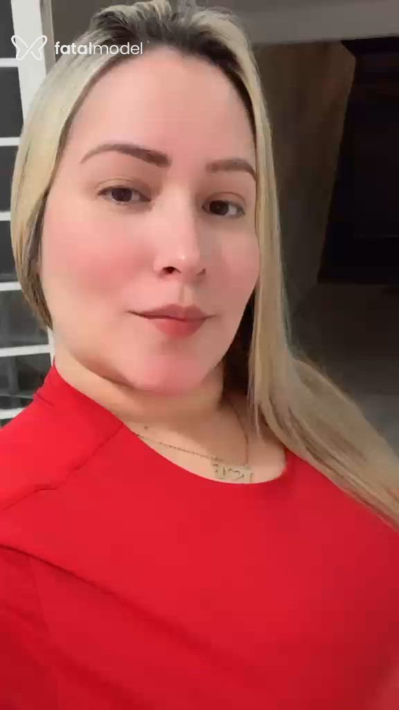 Acompanhante mulher loira (o) de olhos castanhos - Yasmin Pacheco