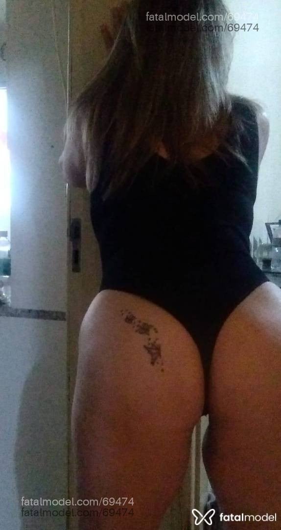 Acompanhante mulher loira (o) de olhos pretos - Nicole