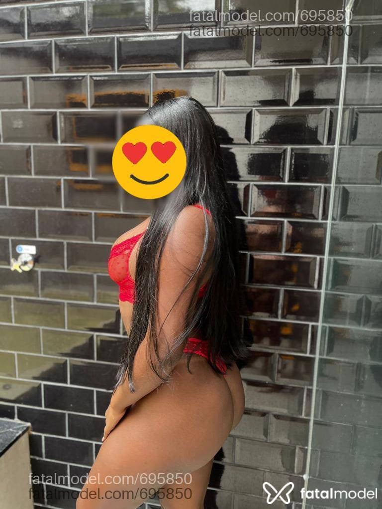 Acompanhante mulher morena (o) de olhos castanhos - Daphiny