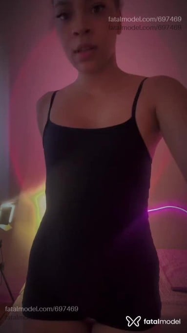Acompanhante mulher com cabelo castanho de olhos mel em Virtual - Clara