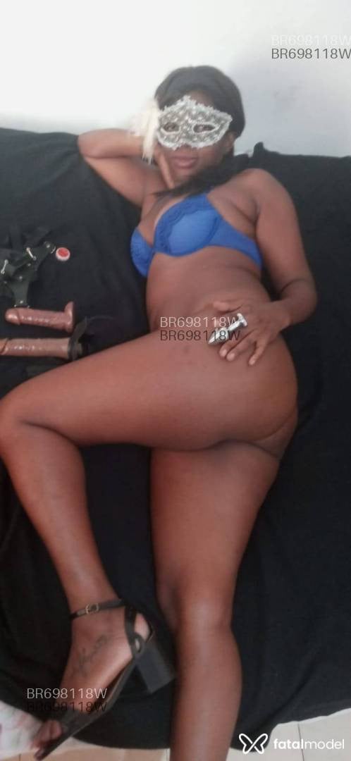 Acompanhante mulher morena (o) de olhos castanhos em Feira de Santana - Lais