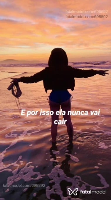 Acompanhante travesti com cabelo castanho de olhos mel - Aurorah Arcanjo Acompanhante travesti com cabelo castanho de olhos mel - Aurorah Arcanjo