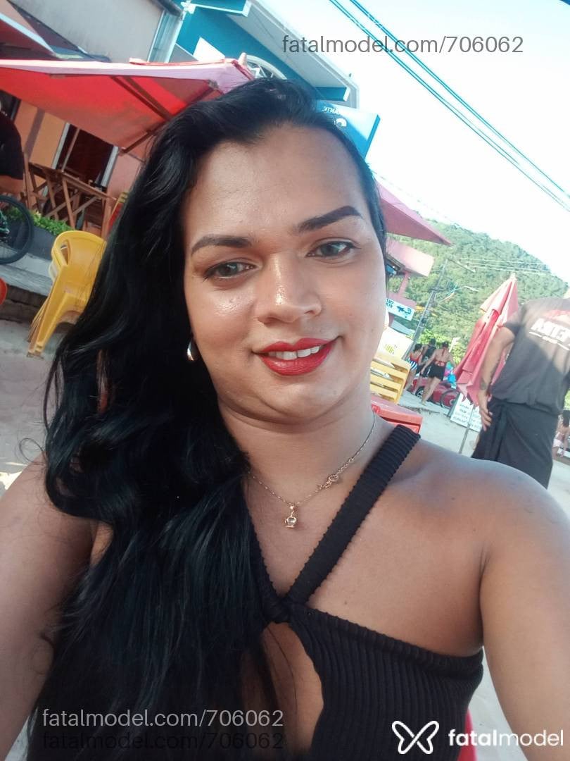 Acompanhante mulher trans com cabelo castanho de olhos castanhos em Palhoça Acompanhante mulher trans com cabelo castanho de olhos castanhos em Palhoça - Flávia
