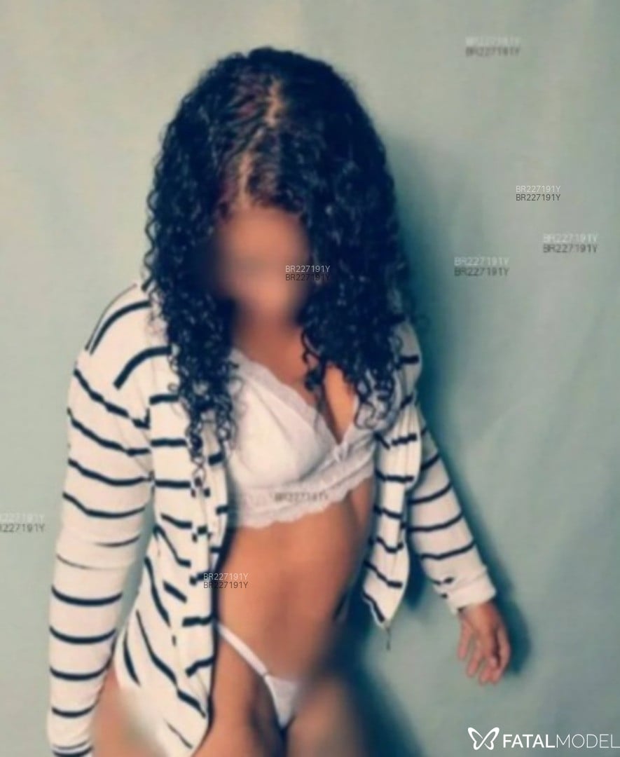 Acompanhante mulher com cabelo castanho de olhos castanhos em Campanha - Aylla Dornelas