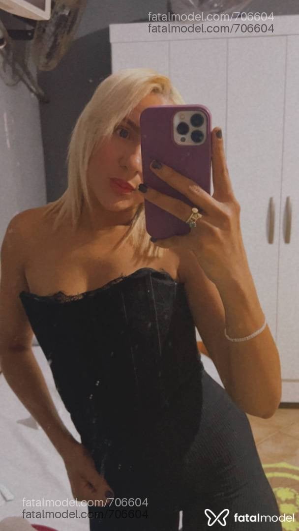 Acompanhante mulher ruiva (o) de olhos castanhos - Meliss