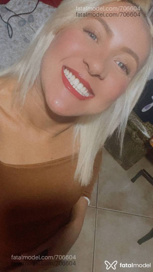 Acompanhante mulher ruiva (o) de olhos castanhos - Meliss