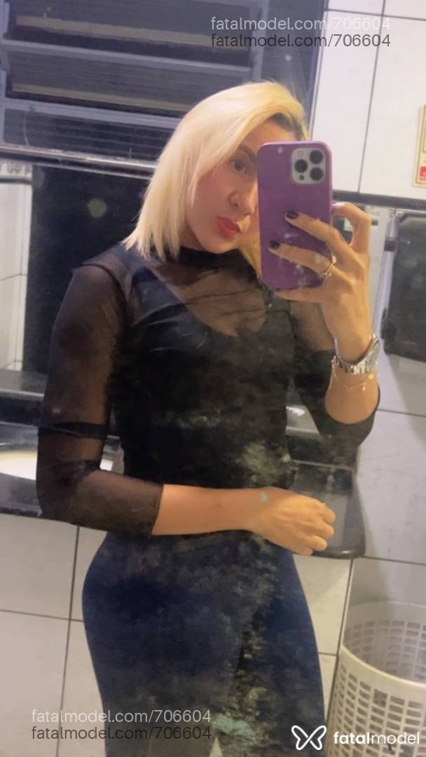 Acompanhante mulher ruiva (o) de olhos castanhos - Meliss