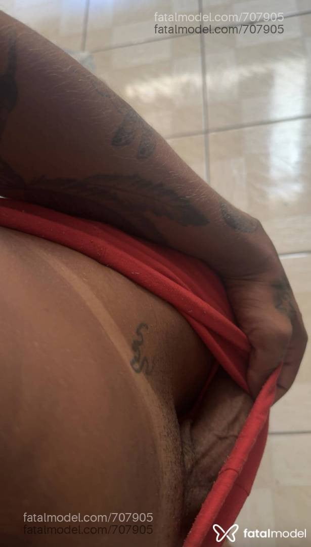 Acompanhante mulher trans morena (o) de olhos castanhos em Virtual - Lara