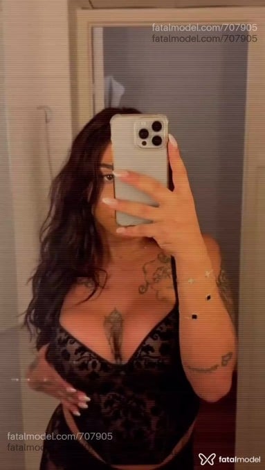 Acompanhante mulher trans morena (o) de olhos castanhos em Virtual - Lara