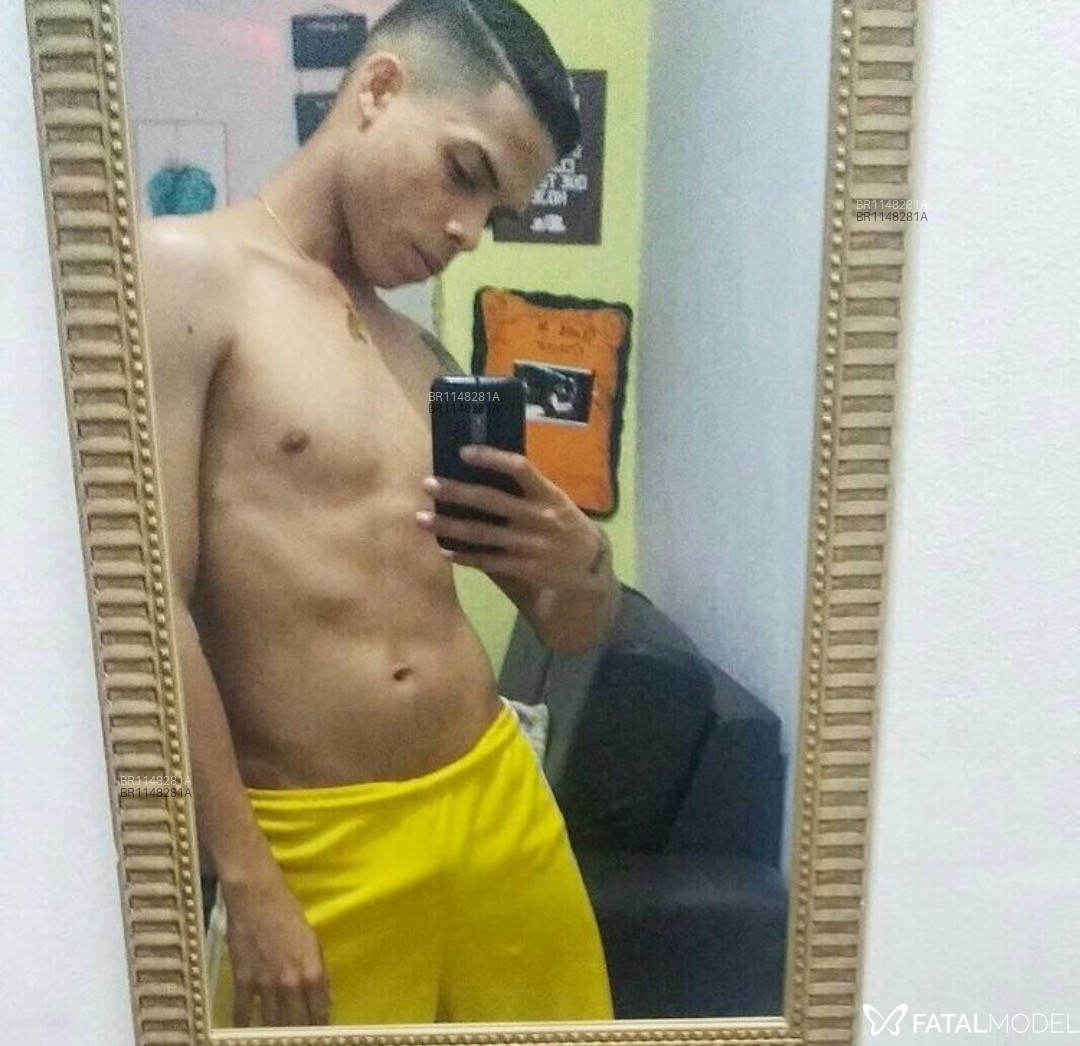Acompanhante homem com cabelo castanho de olhos castanhos em Ribeirão Preto - Henry Gabriel