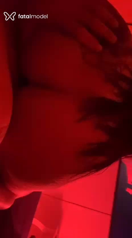 Acompanhante mulher morena (o) de olhos castanhos em Itajaí - Jhenifer Reis