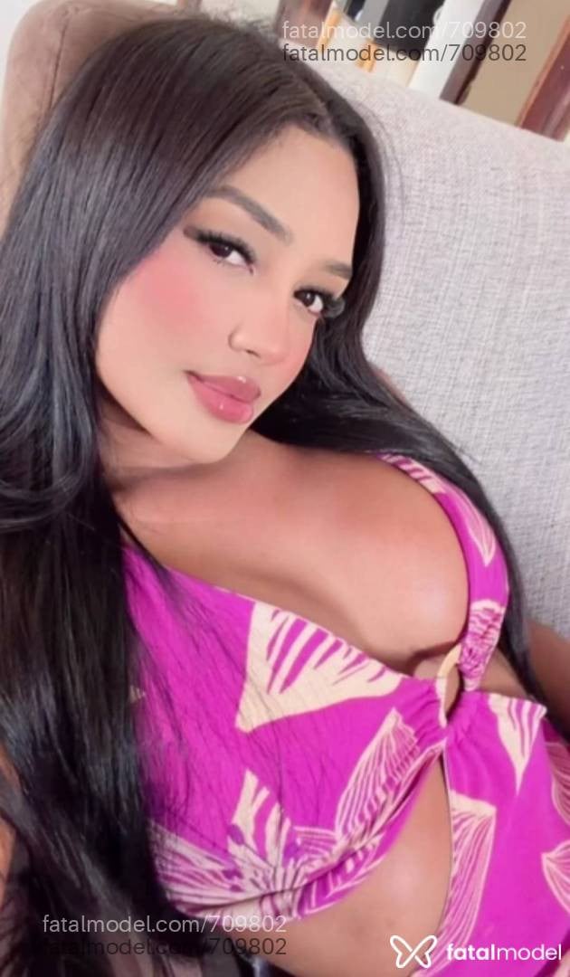 Acompanhante mulher morena (o) de olhos castanhos - Sofia