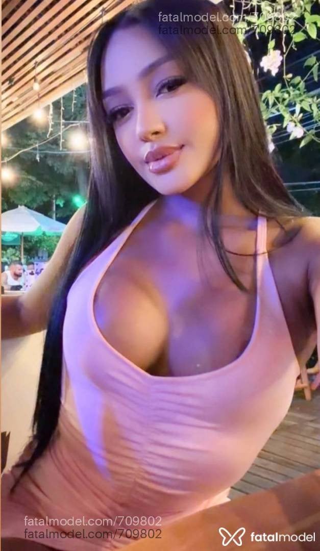 Acompanhante mulher morena (o) de olhos castanhos - Sofia
