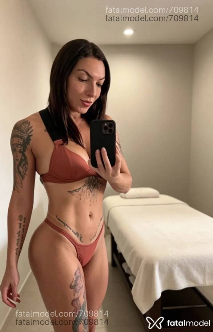 Acompanhante mulher trans morena (o) de olhos castanhos - Amanda Nuru