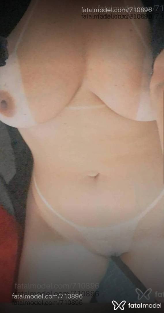 Acompanhante mulher morena (o) de olhos pretos - Bruna Carla