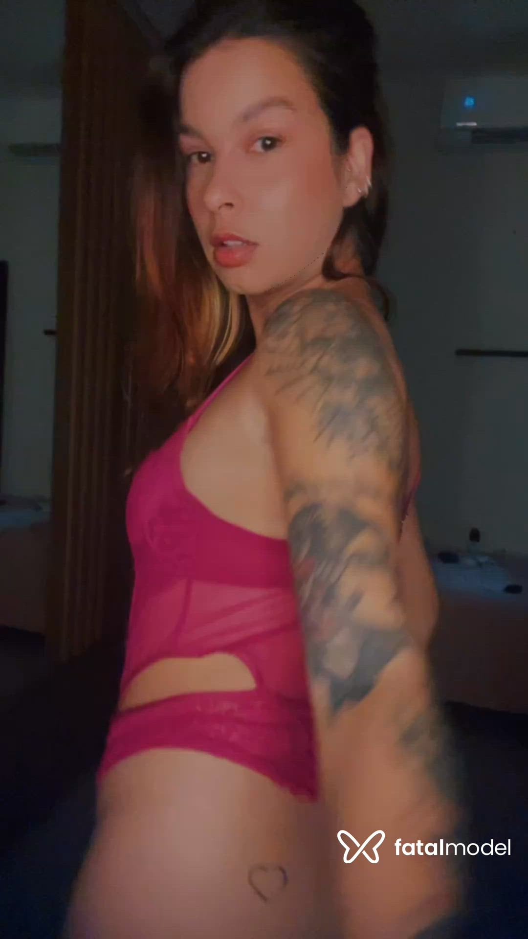 Acompanhante mulher ruiva (o) de olhos castanhos - Marcelly