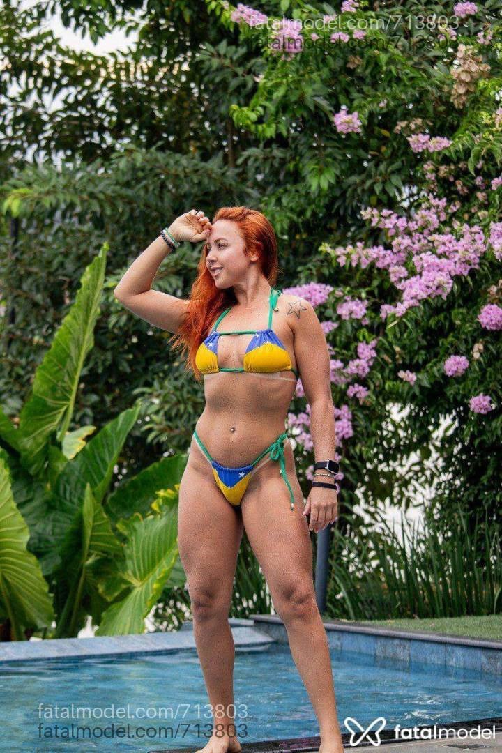 Acompanhante mulher ruiva (o) de olhos verdes em Florianópolis - Fabi Simpatia