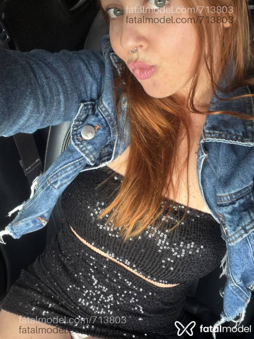 Acompanhante mulher ruiva (o) de olhos verdes - Fabi Simpatia