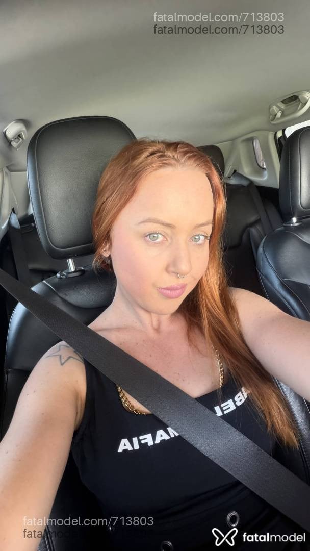 Acompanhante mulher ruiva (o) de olhos verdes em Florianópolis Acompanhante mulher ruiva (o) de olhos verdes em Florianópolis - Fabi Simpatia