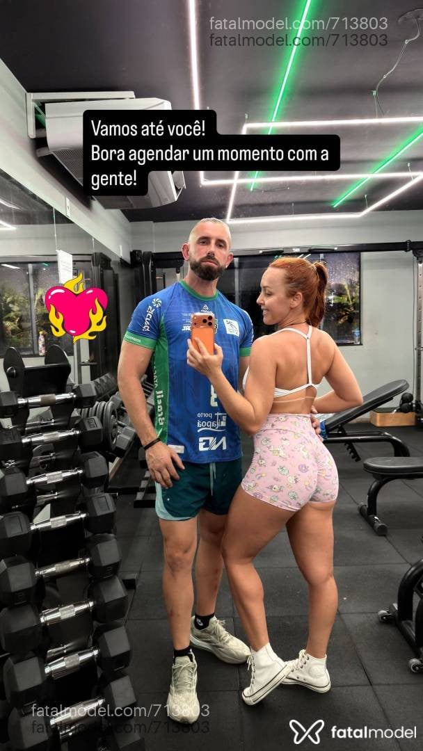 Acompanhante mulher ruiva (o) de olhos verdes em Florianópolis - Fabi Simpatia