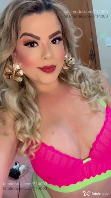 Acompanhante travesti loira (o) de olhos castanhos em Ribeirão Preto - Angelina Castillho