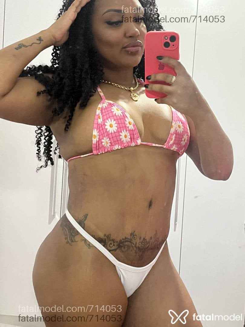 Acompanhante mulher com cabelo castanho de olhos castanhos - Isabela