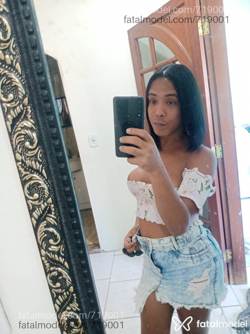 Acompanhante travesti morena (o) de olhos pretos em Duque de Caxias - Lavínia dotacat