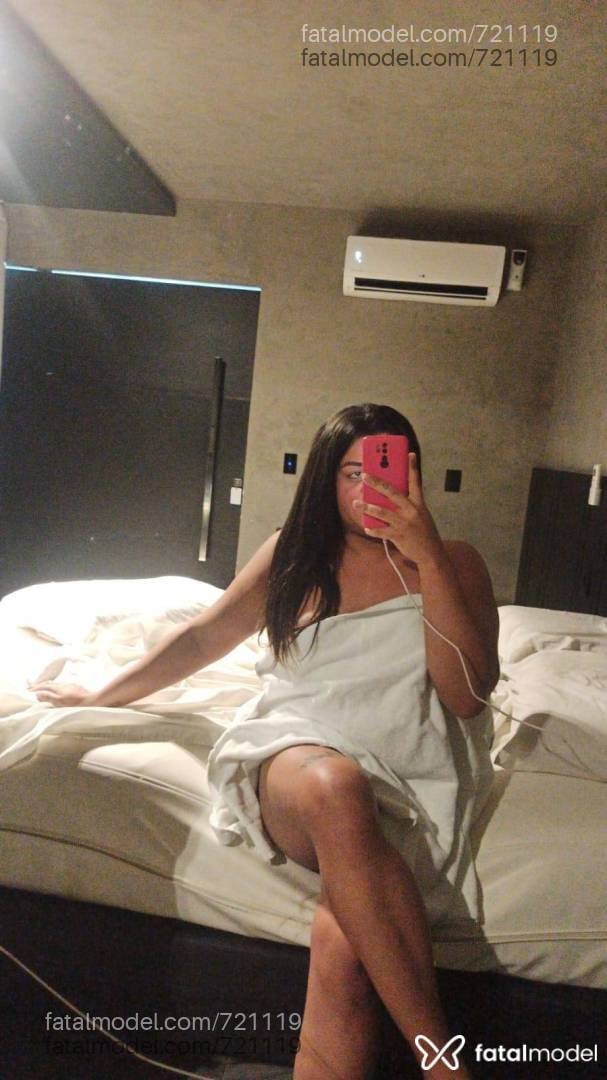 Acompanhante travesti com cabelo castanho de olhos castanhos - Aylla