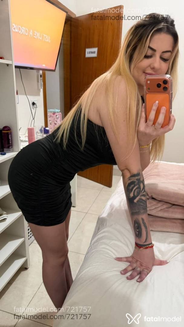Acompanhante mulher loira (o) de olhos verdes - Nicoly Gold