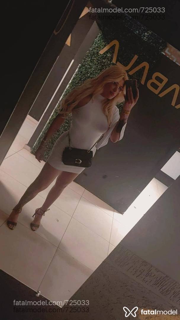 Acompanhante mulher trans loira (o) de olhos verdes - Larissa Gabriela