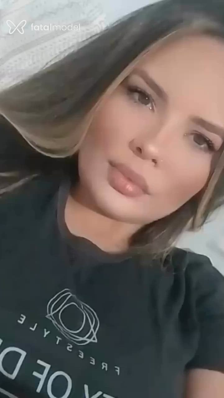 Acompanhante mulher loira (o) de olhos mel - RAFINHA MARQUES