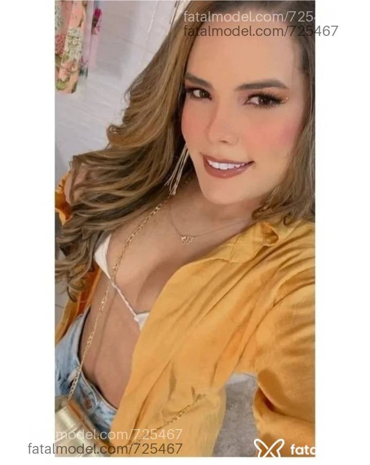 Acompanhante mulher loira (o) de olhos mel - RAFINHA MARQUES