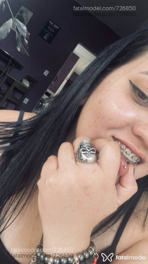 Acompanhante mulher morena (o) de olhos castanhos em Araraquara Acompanhante mulher morena (o) de olhos castanhos em Araraquara - Helena santos