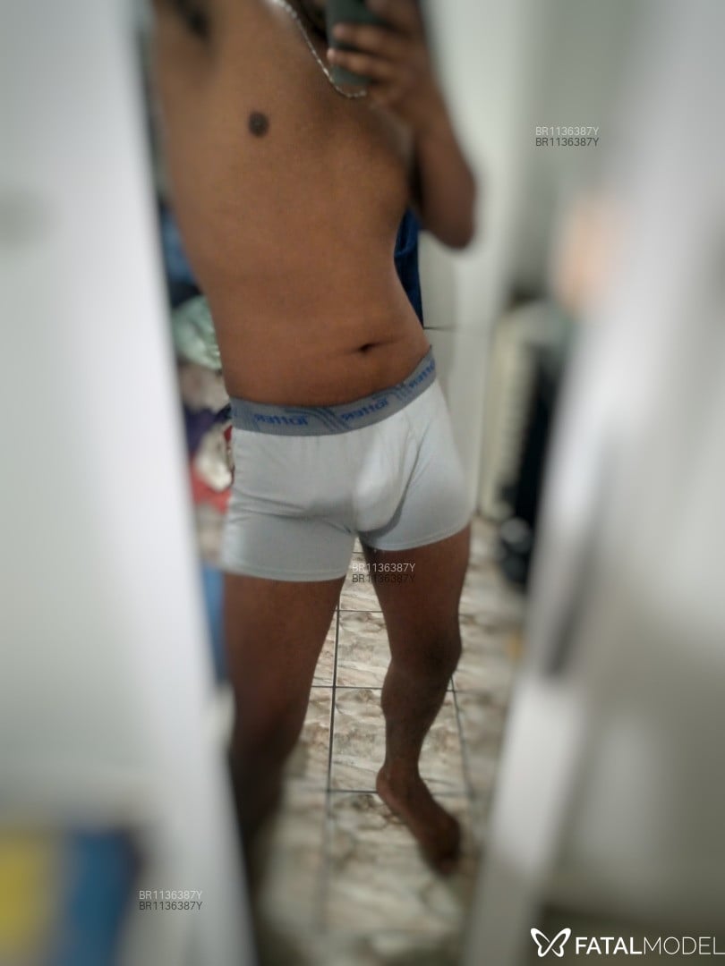 Acompanhante homem morena (o) de olhos pretos em Pontal do Paraná Acompanhante homem morena (o) de olhos pretos em Pontal do Paraná - MorenoSafado