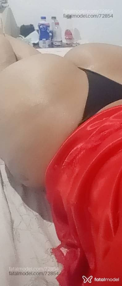 Acompanhante mulher trans loira (o) de olhos castanhos - Marcelle