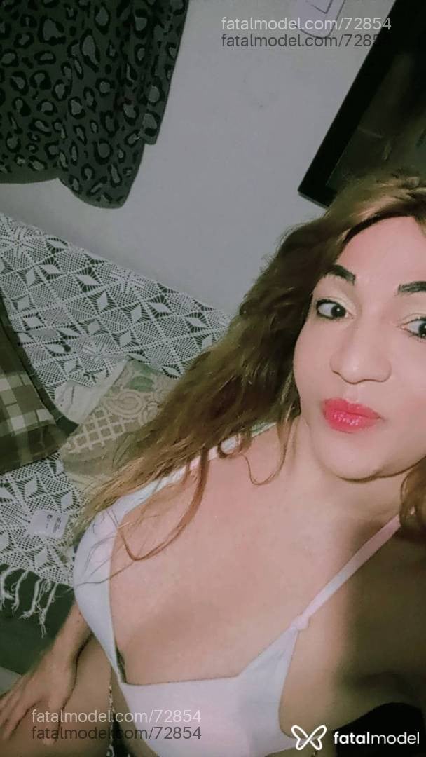 Acompanhante mulher trans loira (o) de olhos castanhos - Marcelle