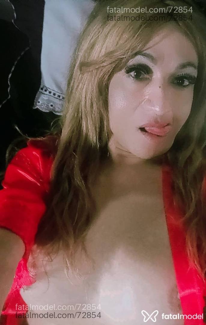 Acompanhante mulher trans loira (o) de olhos castanhos - Marcelle