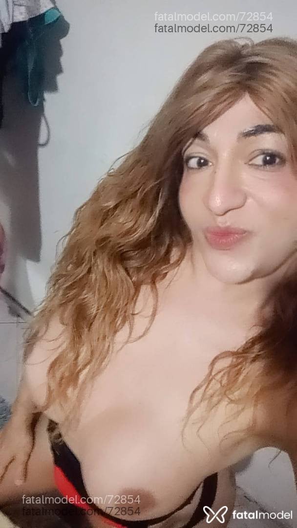 Acompanhante mulher trans loira (o) de olhos castanhos - Marcelle