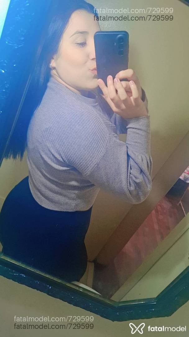 Acompanhante mulher morena (o) de olhos castanhos - Anna julia