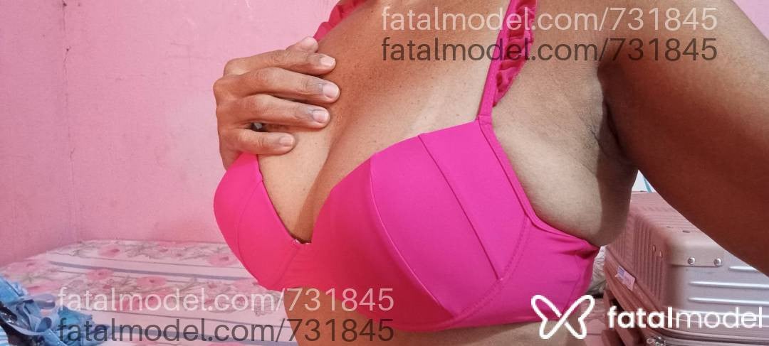 Acompanhante mulher morena (o) de olhos castanhos - Evellyn Rios
