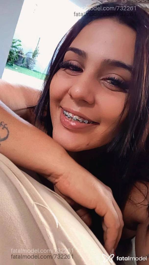 Acompanhante mulher morena (o) de olhos pretos - Rhay chamarrelly