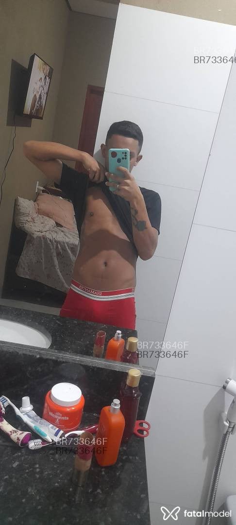 Acompanhante homem morena (o) de olhos castanhos - Kayo Acompanhante homem morena (o) de olhos castanhos - Kayo