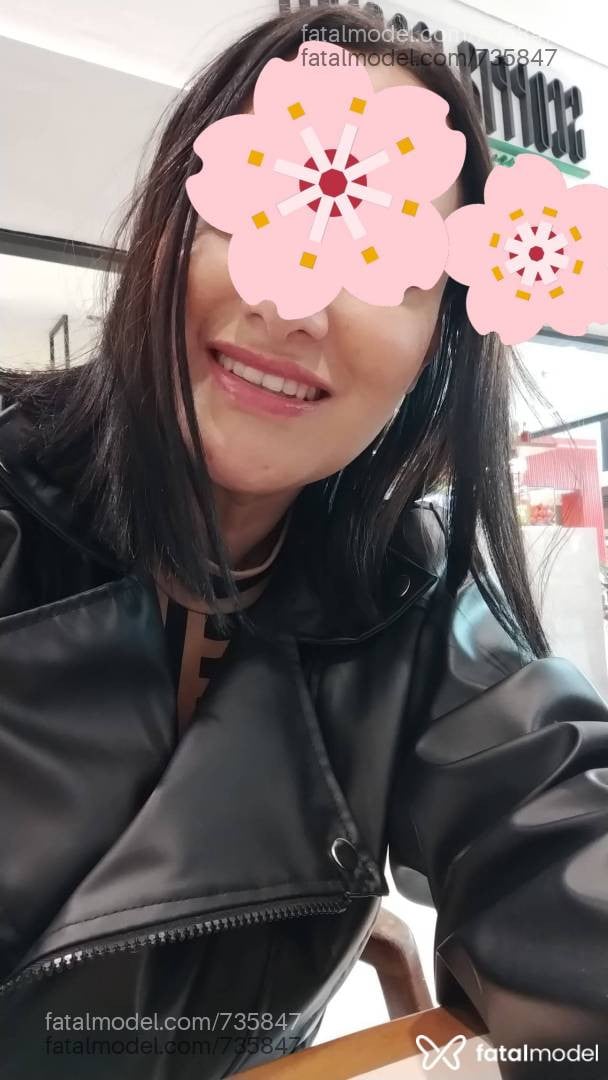 Acompanhante mulher morena (o) de olhos pretos - LÍVIA