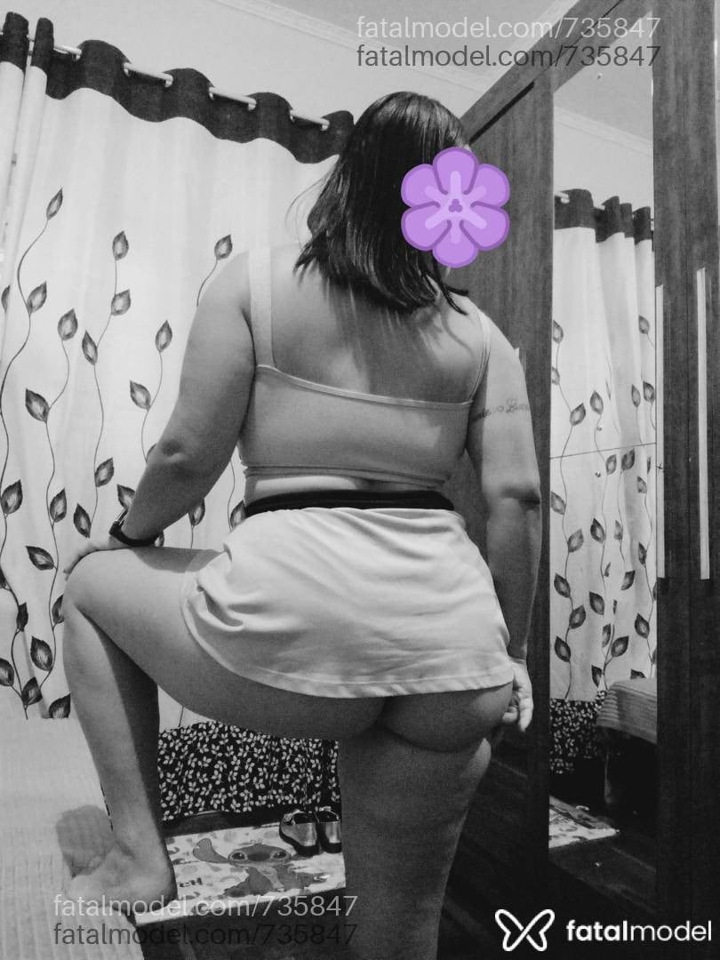 Acompanhante mulher morena (o) de olhos pretos - LÍVIA