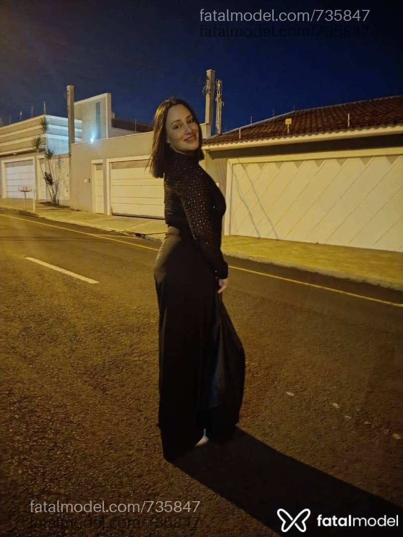 Acompanhante mulher morena (o) de olhos pretos em Franca - LÍVIA