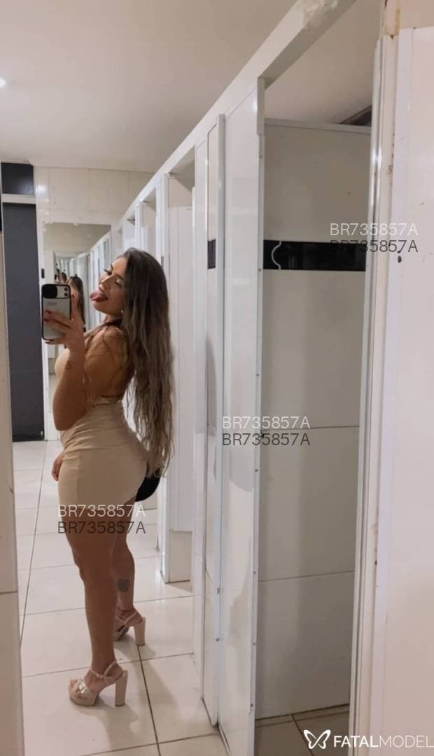 Acompanhante mulher loira (o) de olhos castanhos em Virtual - Victoria Salles