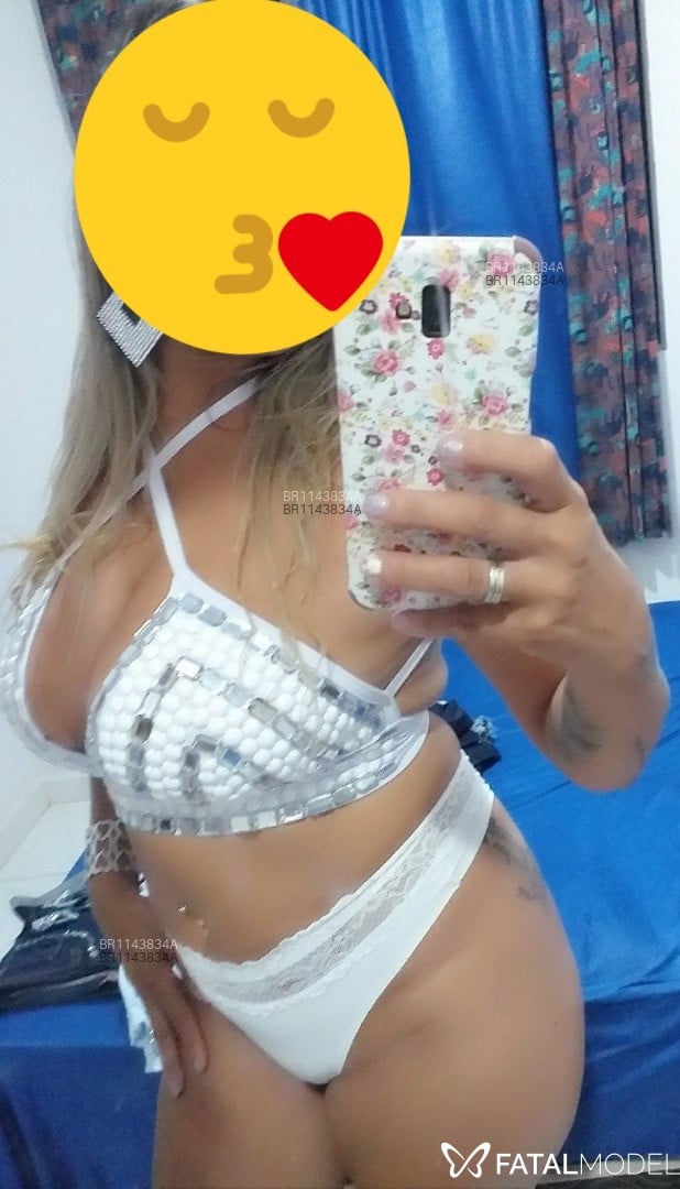 Acompanhante mulher loira (o) de olhos castanhos em Nova Mutum - Loirao