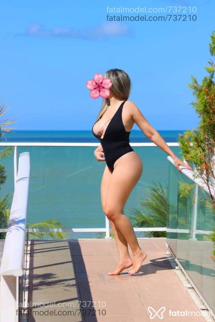 Acompanhante mulher loira (o) de olhos castanhos - Babi Alves