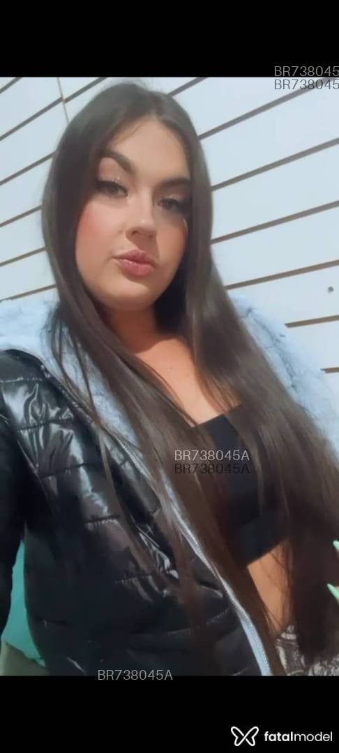 Acompanhante mulher com cabelo castanho de olhos azuis - Mel